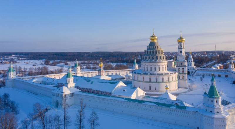 Куда поехать на новогодние каникулы недалеко от Москвы: топ-10 лучших маршрутов на 2025 год