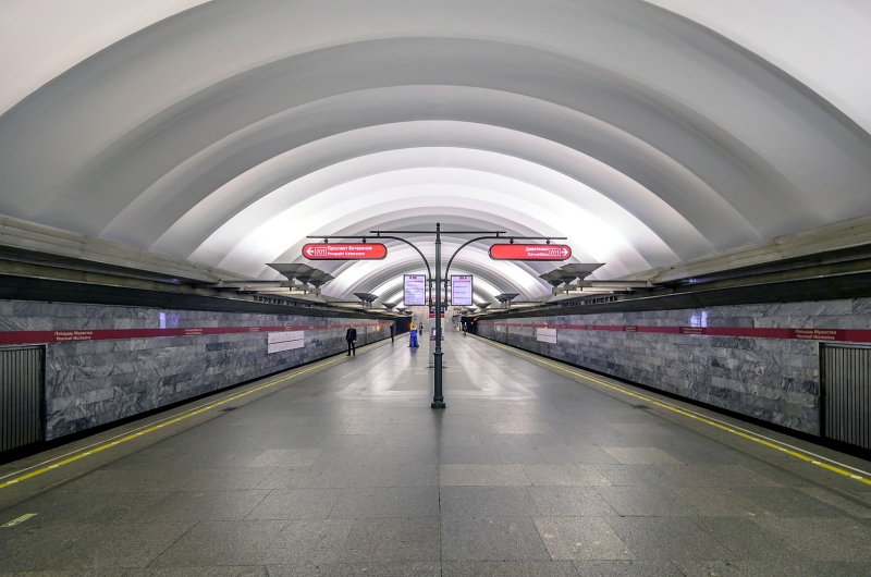 8 самых интересных станций метро Петербурга