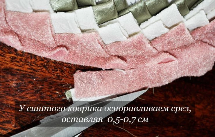 Коврик из треугольных лоскутков ткани: мастер-класс с фото