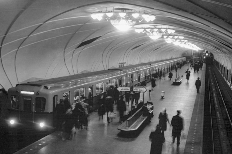 Постконструктивизм 30-х: от сталинского Дворца Советов до метро